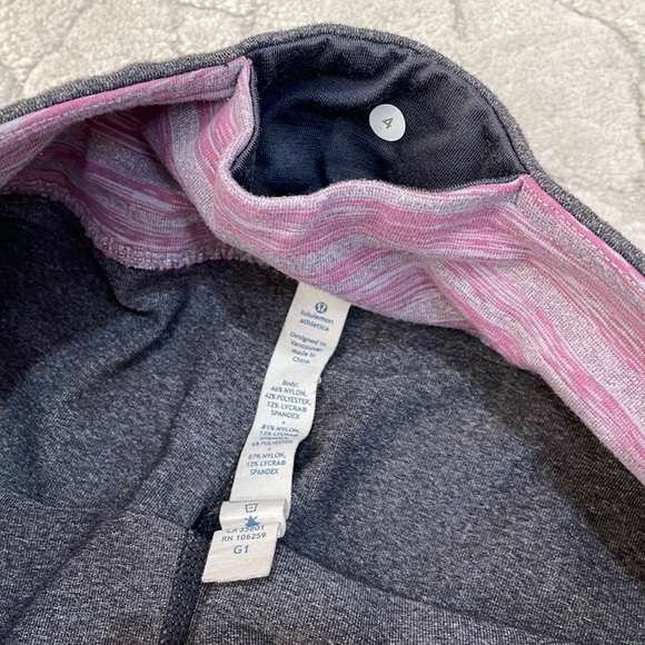 Lululemon Leggings with lilac trim - Picture 7 of 9